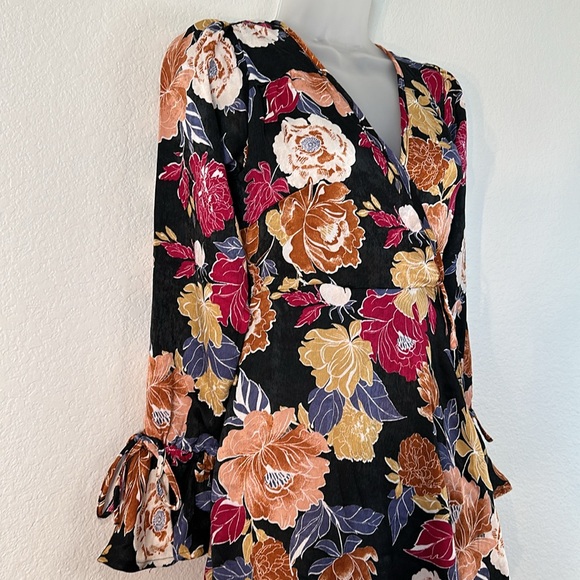 Band Of The Free Astrid Hi-Lo Floral Wrap Maxi Boho Dress (S) NWT - Picture 4 of 13